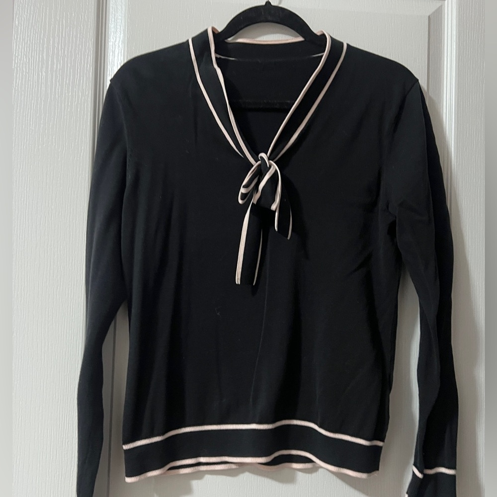 Brooks Brothers Navy and baby pink V neck sweater size M